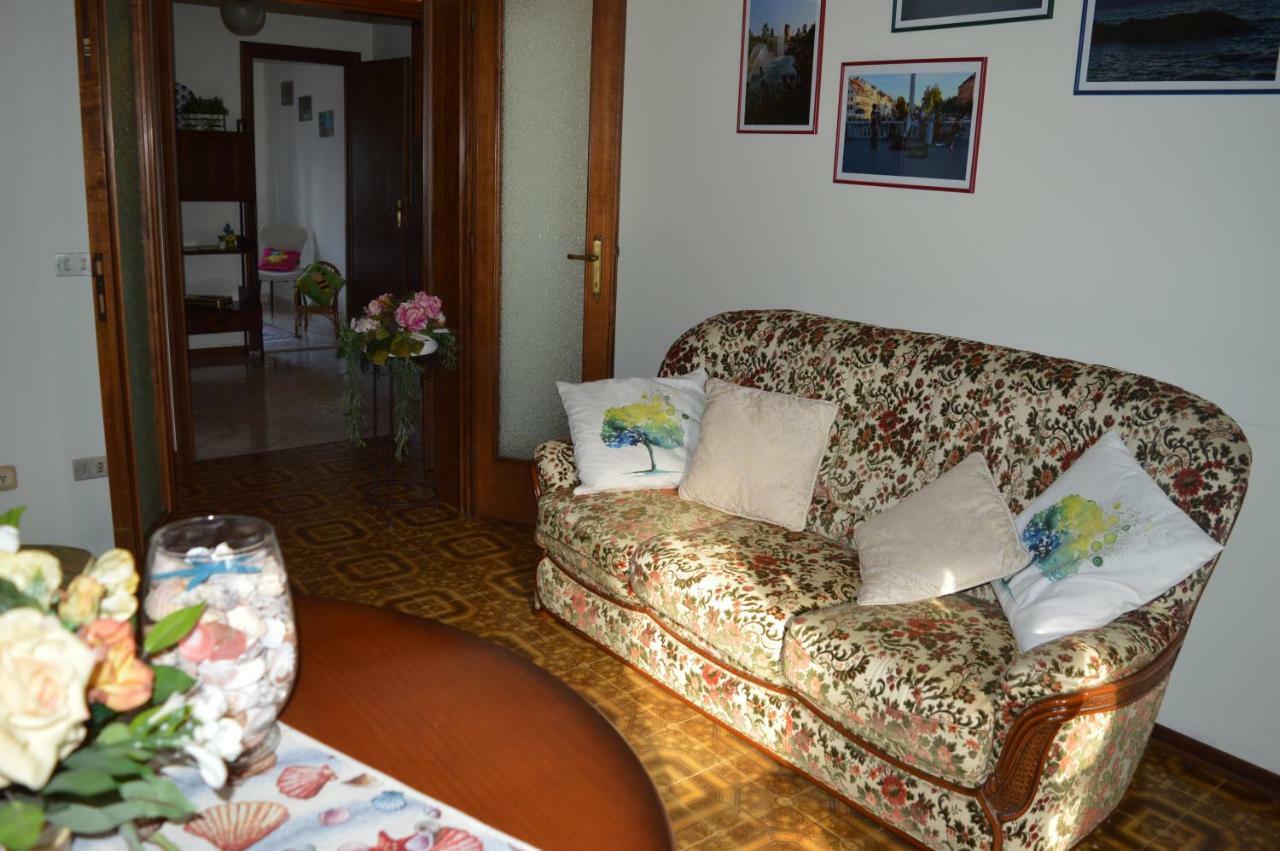 Casa Iliana Apartment เวียเรจโจ ภายนอก รูปภาพ